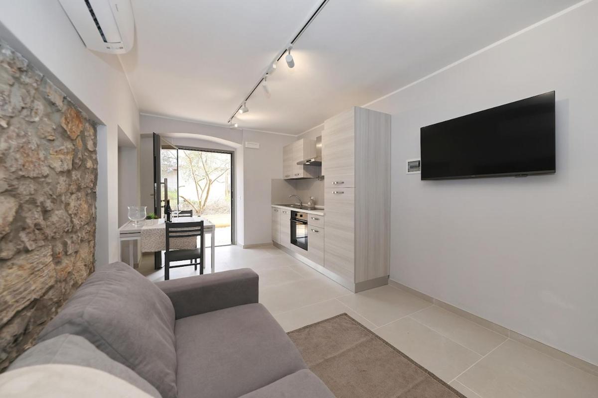 Beachfront Boutique Duplex in Preko - Bed and Breakfast Preko