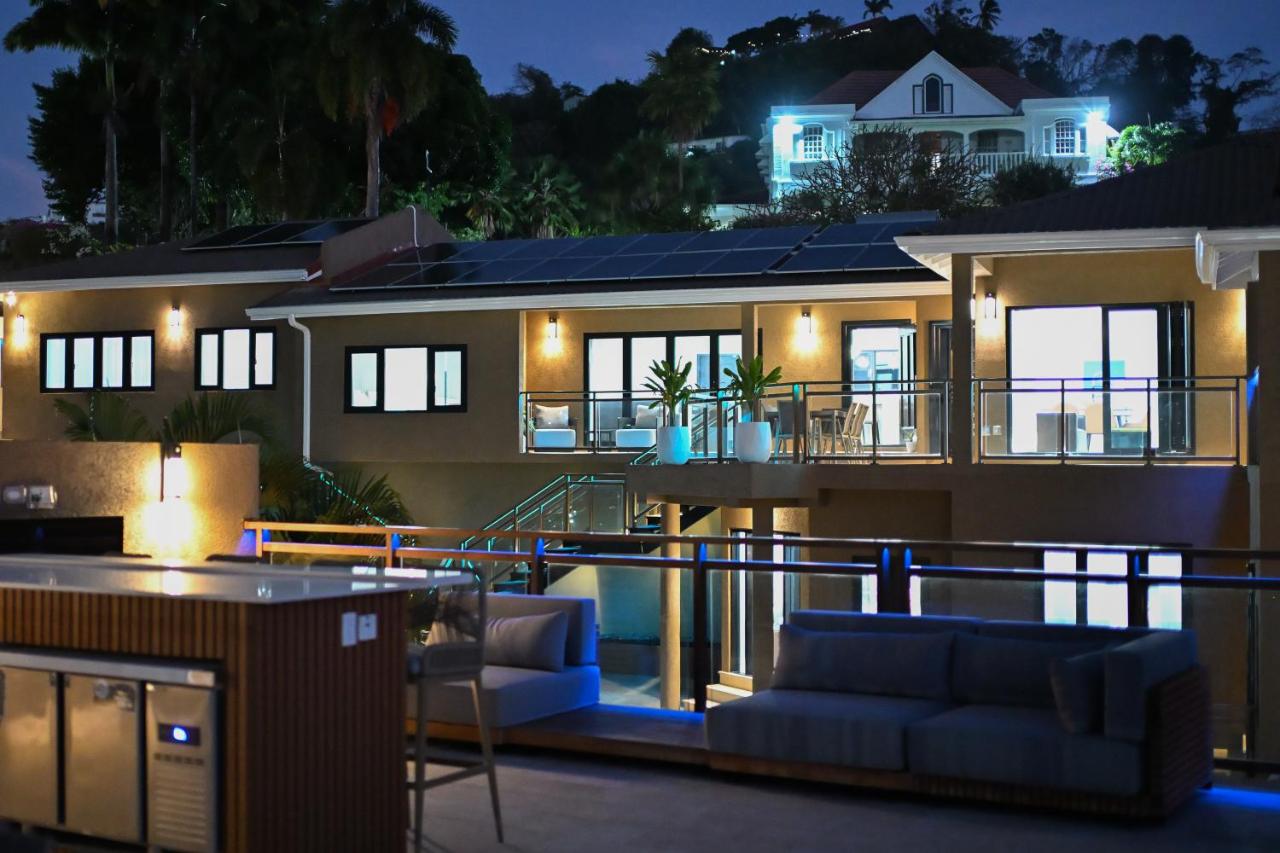 Golden Pear Villa-MSV 10BR - 5 Fully Equipped Kitchens, Harbor & Sea Views - B&B Morne Longue