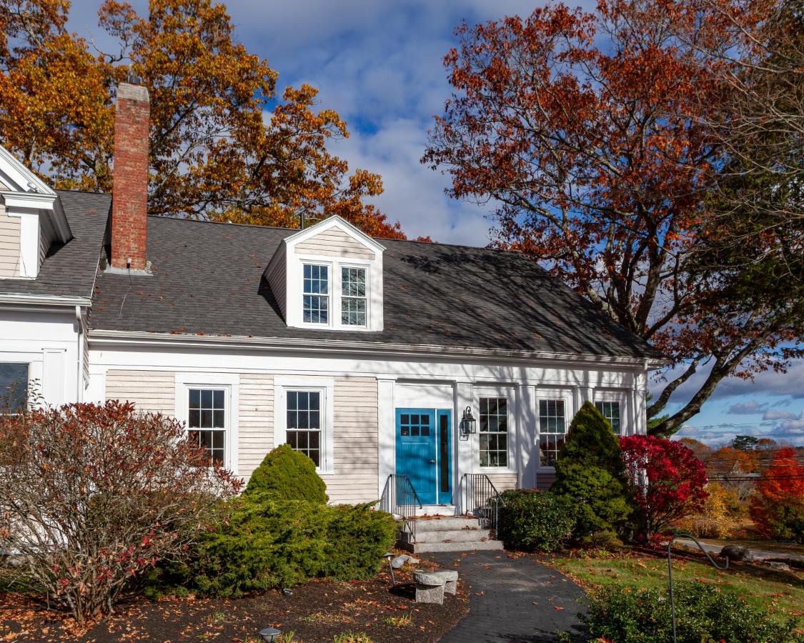 The Manor at 34 Main - B&B Newcastle