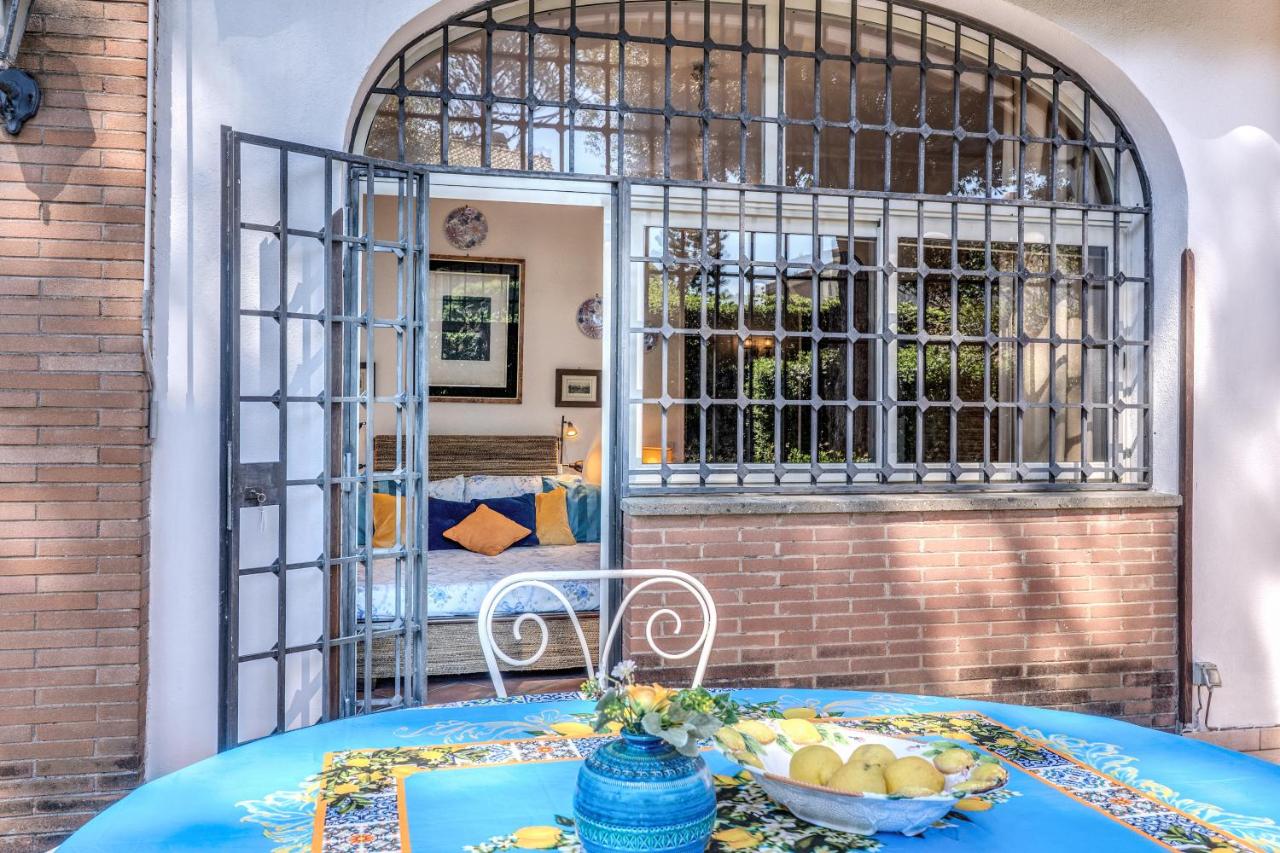 Fregene Villa Annamaria 400mt dal mare, relax e natura - Chambres d'hôtes Fregene