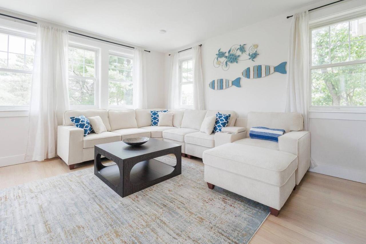 Spacious House on Sunset Lake 4 BR, 2 BA Unit2 - Ferienwohnung Braintree