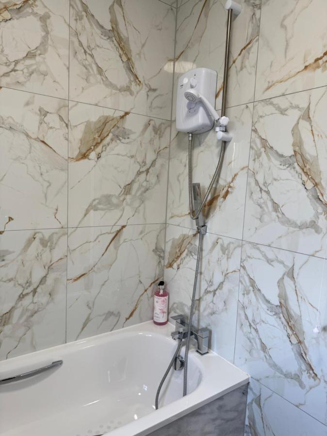 Modern Double Rooms, Shared Bathroom, Mansfield Road Luton - B&B Luton
