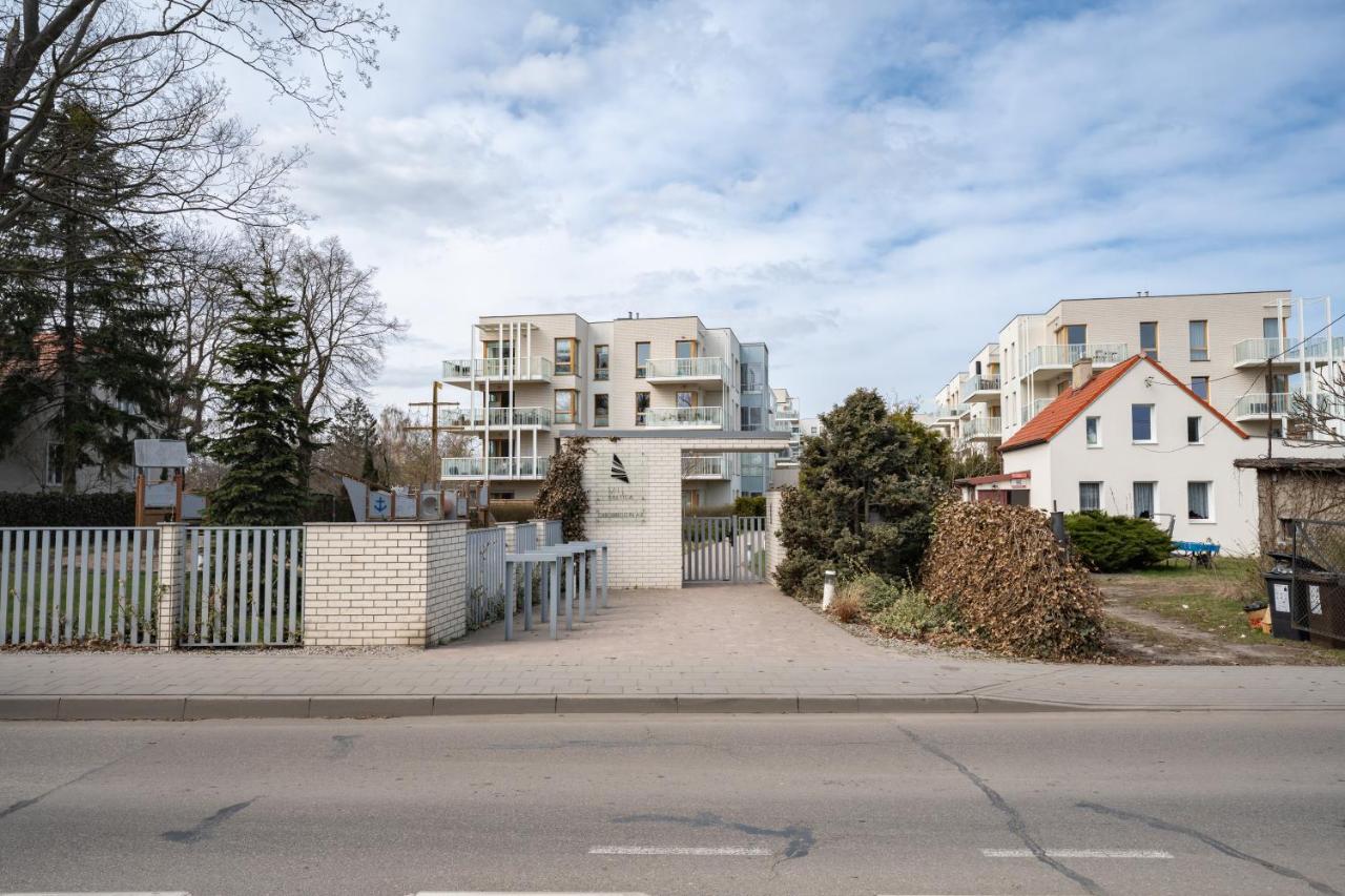 Brzeźno Coastal Comfort Apartment by BookingHost - B&B Danzica
