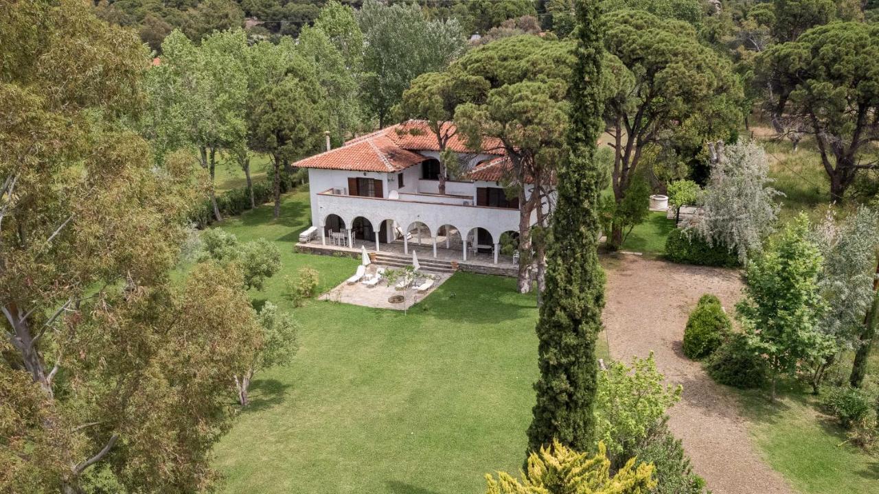 Hacienda Beachfront Villa, Spathies - Chambres d'hôtes Níkiti