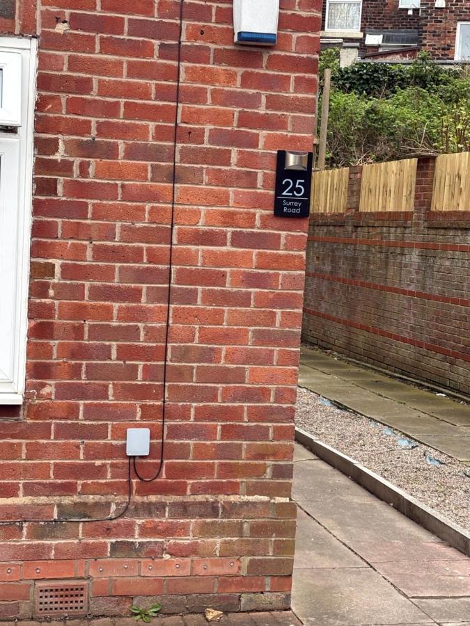 Cosy & Exclusive 1bd Crumpsall Flat, Sleeps 4 - B&B Manchester