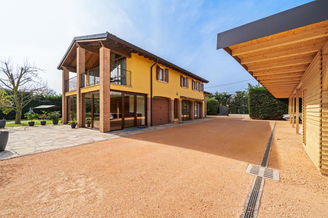 Villa Luna Appartements und Spa - Bed and Breakfast Calmasino