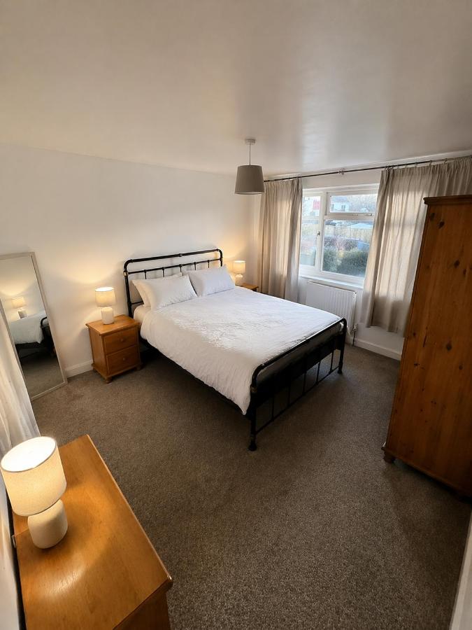 Westbrook Spacious 3 Bed in Exeter - B&B Pinhoe