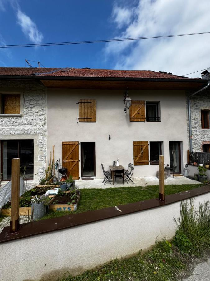 Chaleureux duplex à la campagne - B&B Chanaz