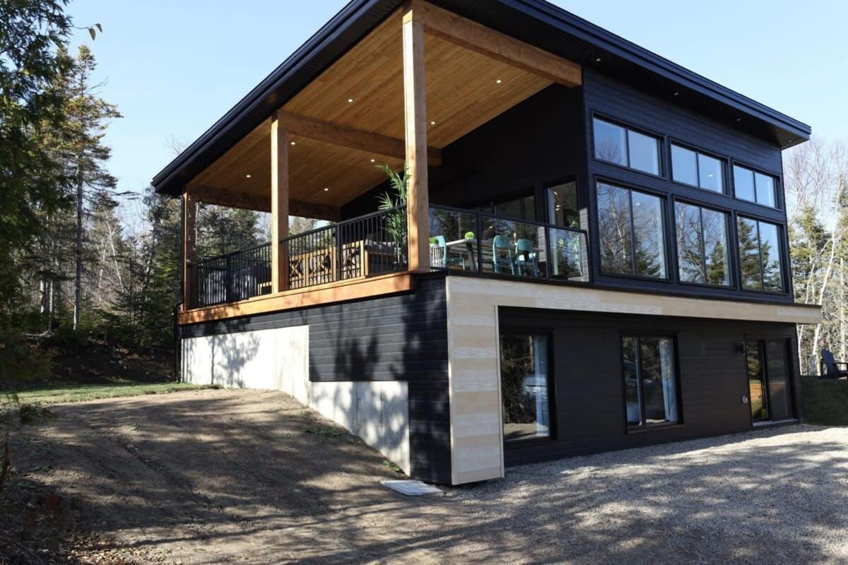 Chalet Le Select - Private Spa with River View - Ferienwohnung Les Éboulements