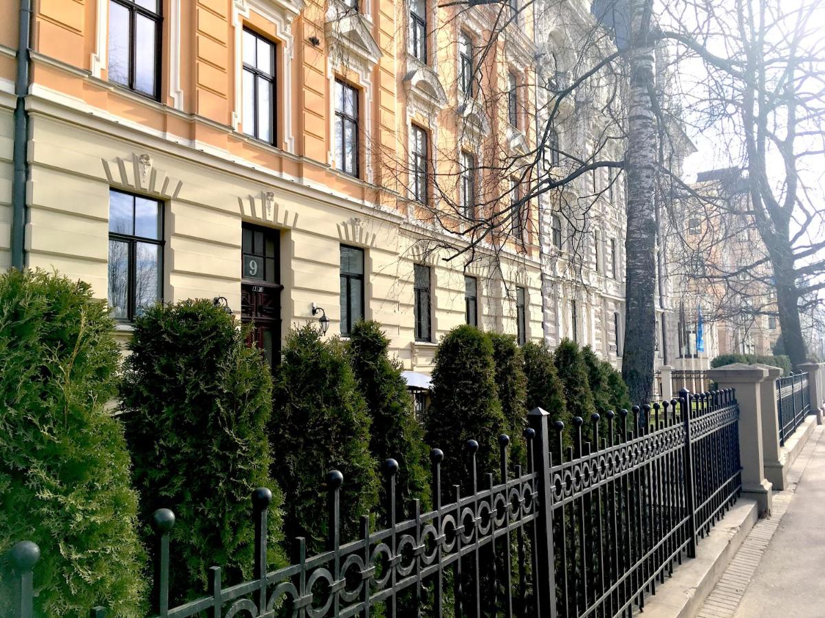 Stylish Art Nouveau Apartment near Old Town - B&B Riga