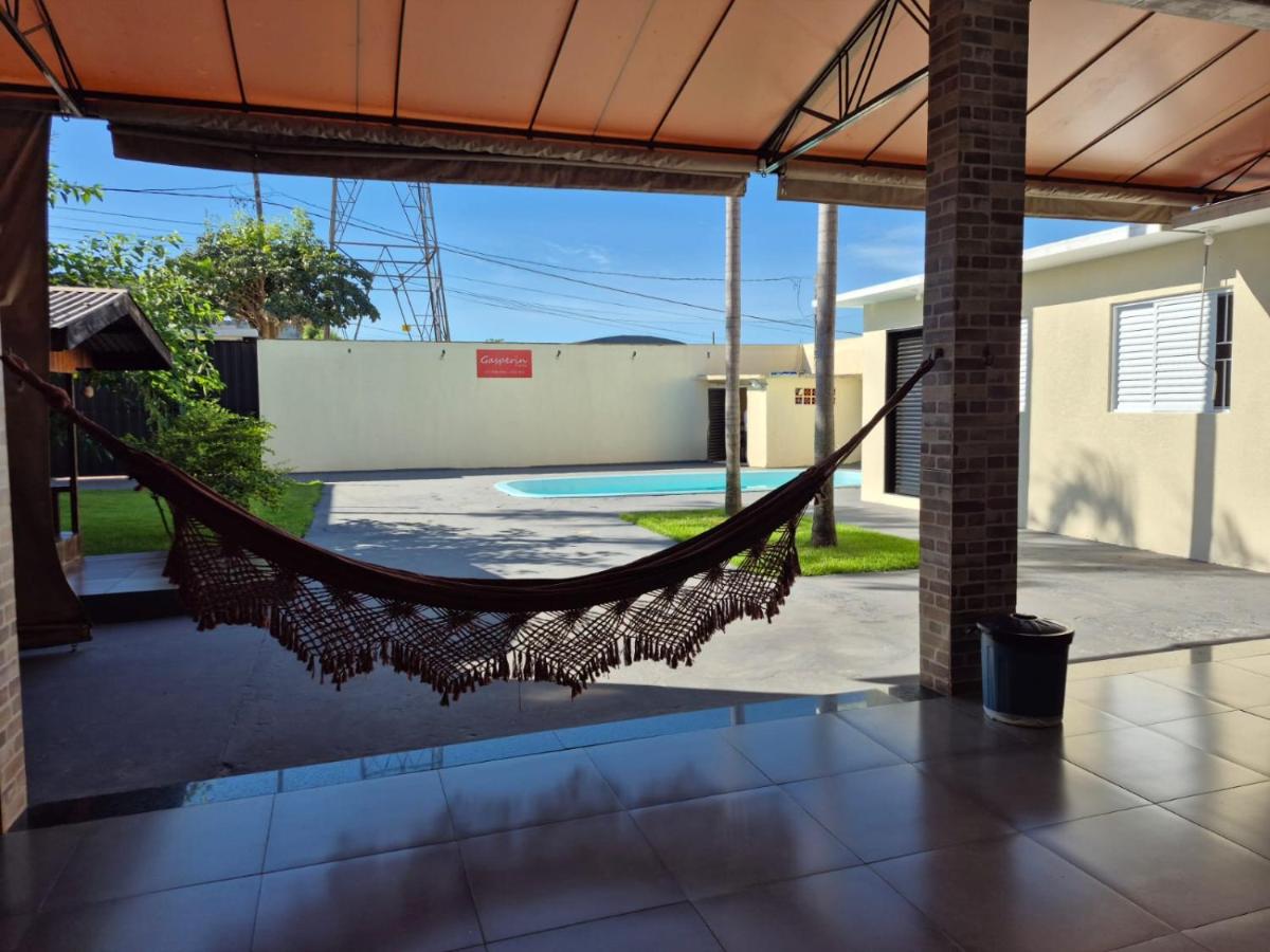 Casa com piscina em Maringá - Bed and Breakfast Maringá
