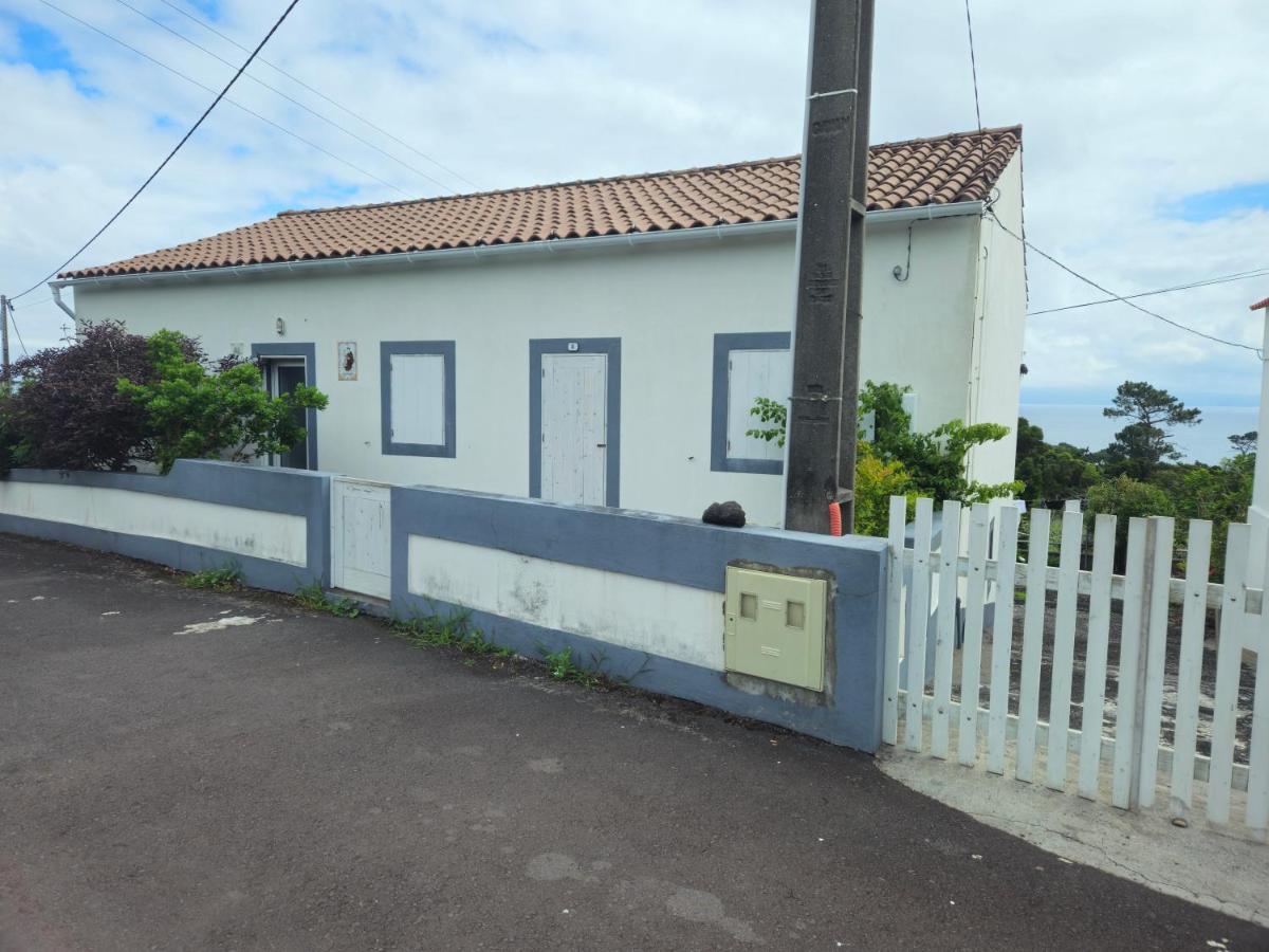 Residencias Requinte T3 Espacoso com Terraco e Vista - Chambres d'hôtes São Roque do Pico