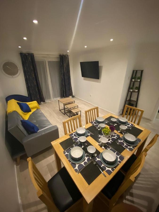 3BR House in Harlow, Essex - B&B Great Parndon