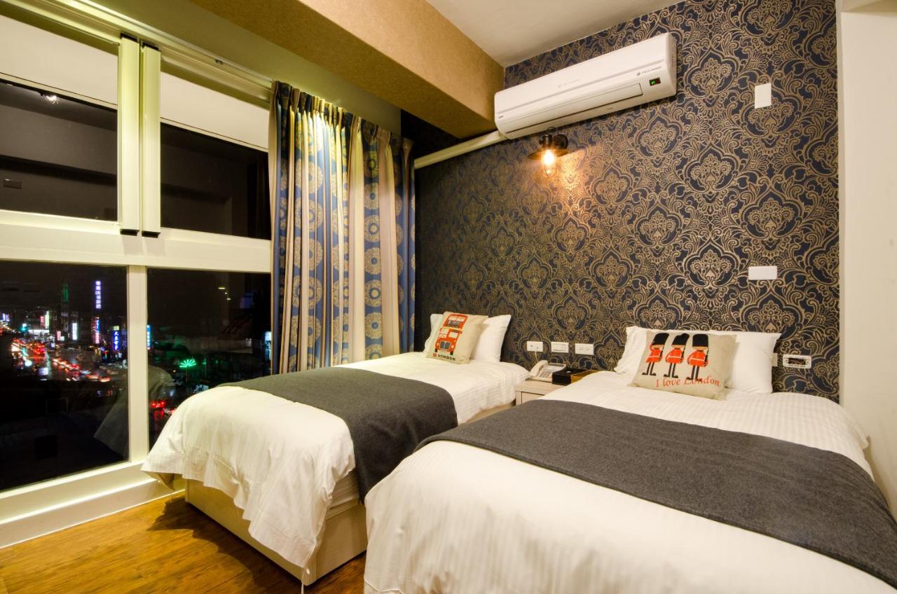Double or Twin Room with Mountain View