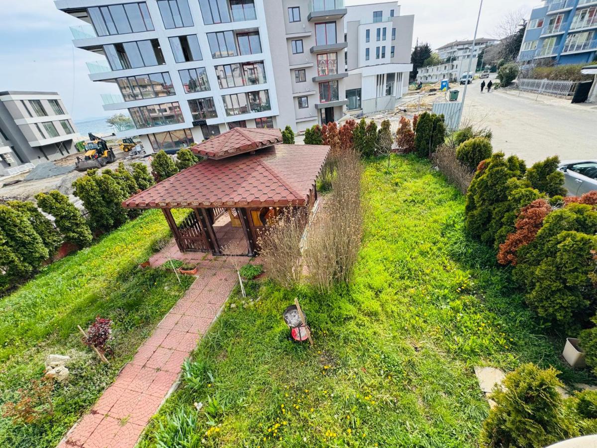 EMILY One Bedroom Apartament 4 - Bed and Breakfast Ravda