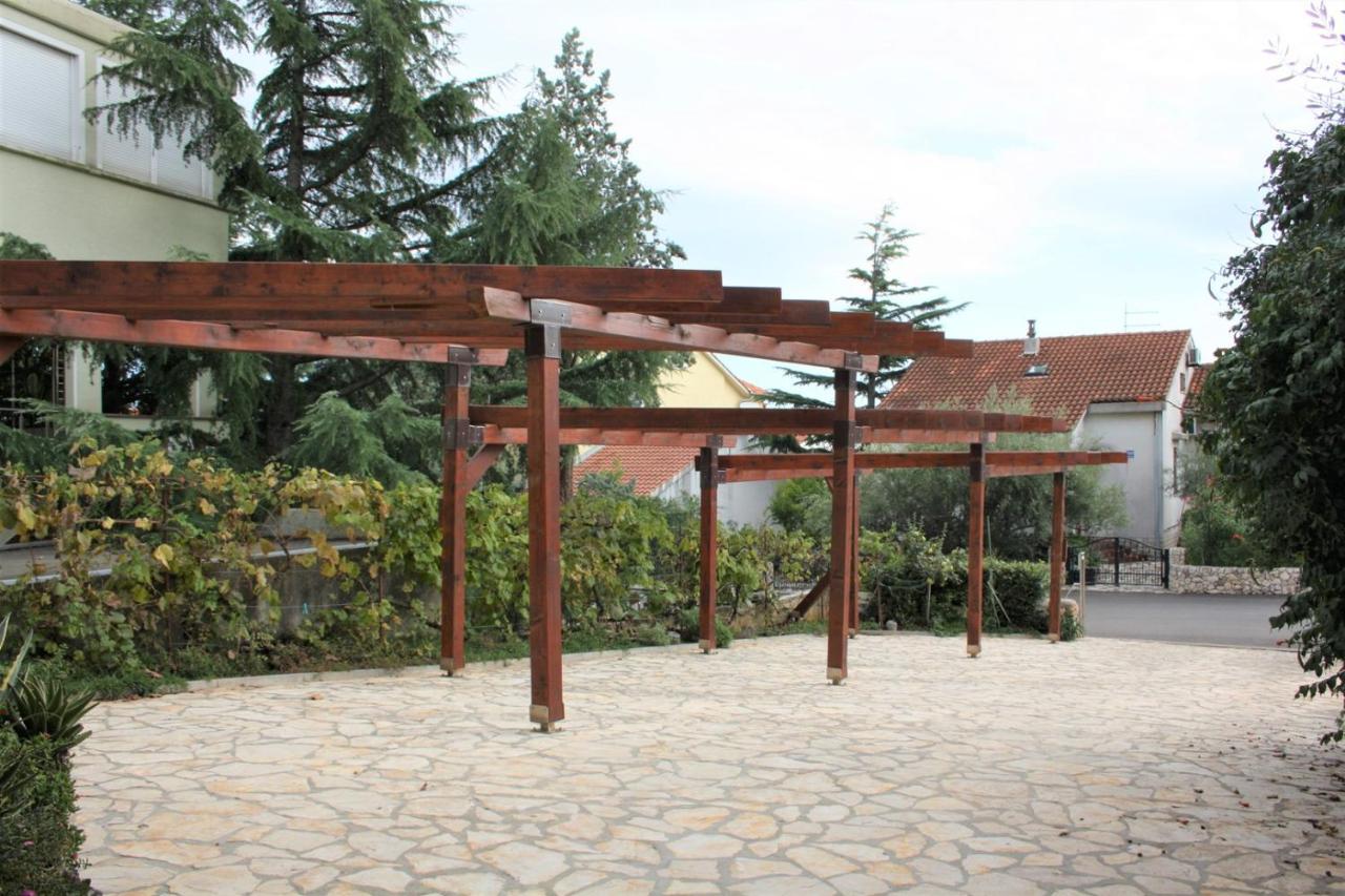 Family Apartments Viva close to the Beach - Ferienwohnung Krk