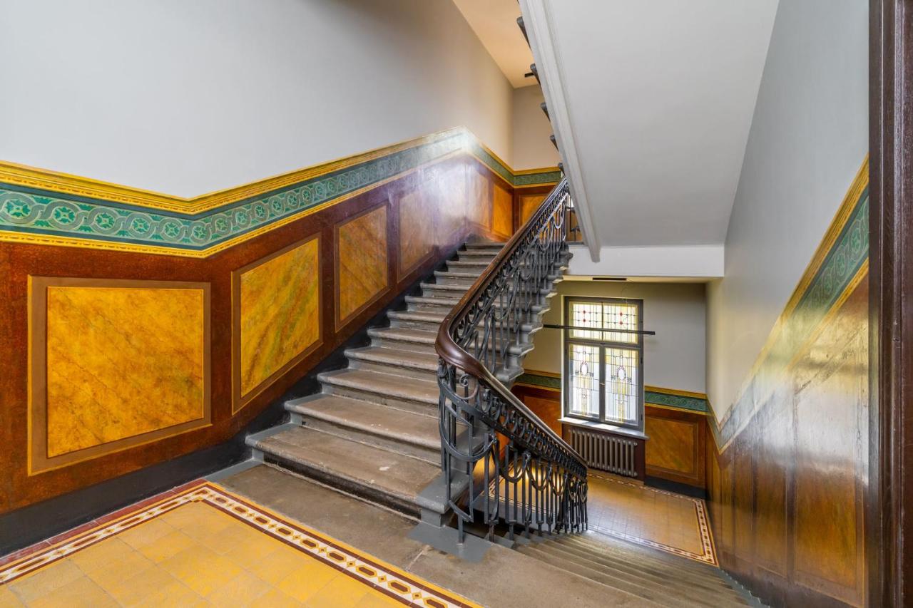 Designer Library House Studio, Walk to Old Town - Bed and Breakfast Riga