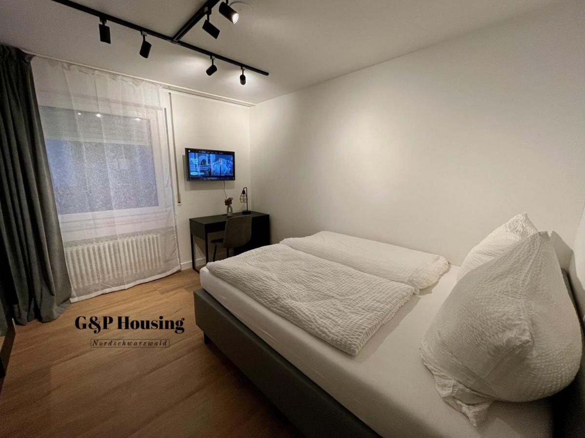 G&P Housing - Superior Zimmer III mit eigenem Badezimmer & Gemeinschaftsküche - B&B Altensteig