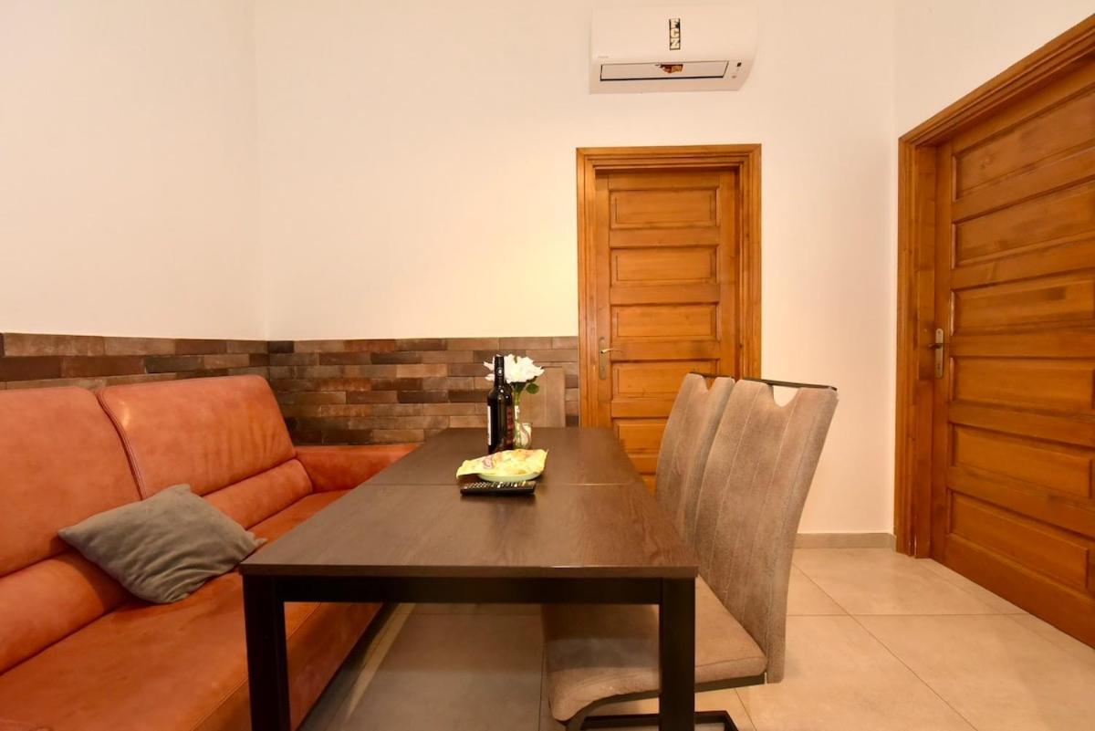 Central Apartment near Deák Ferenc Square - B&B Budapest