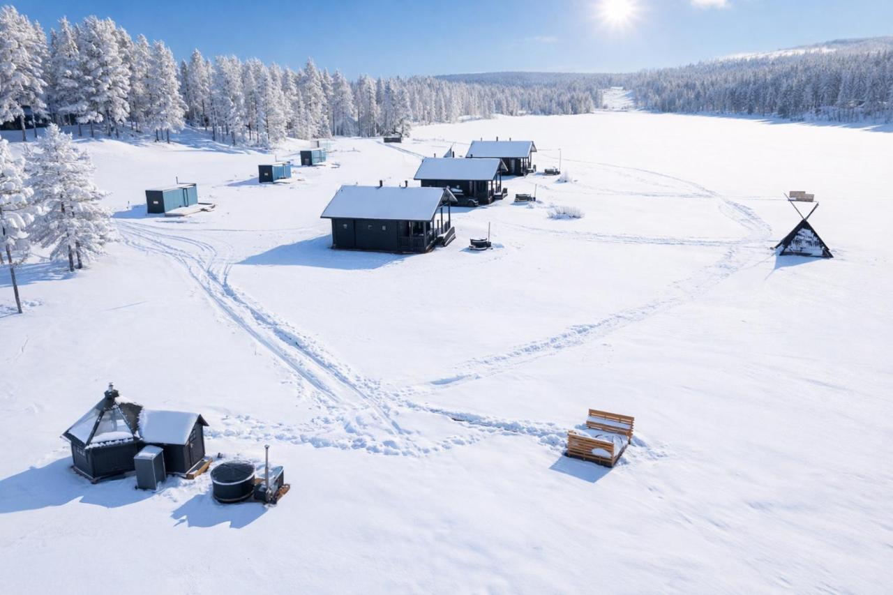 Sonka Resort Lakeside Villa with Private Sauna & Hot Tub - Bed and Breakfast Rovaniemi