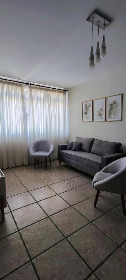 Apartamento central excelente localizacao em Serra Negra - Chambres d'hôtes Serra Negra