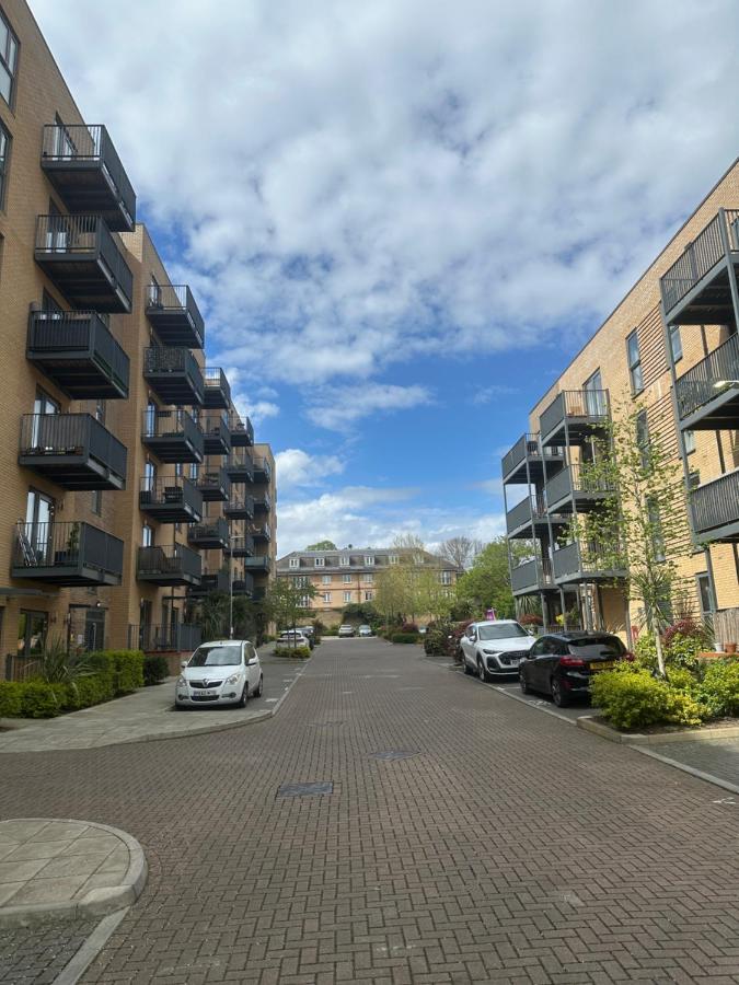 Modern London Apartment, Private room with shared kitchen and living room - Ferienwohnung Crystal Palace