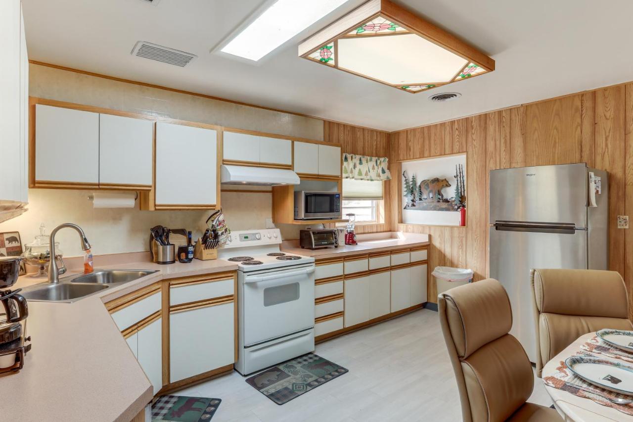 Near Route 66, Family Fun & Lakes! Williams Home - B&B Williams