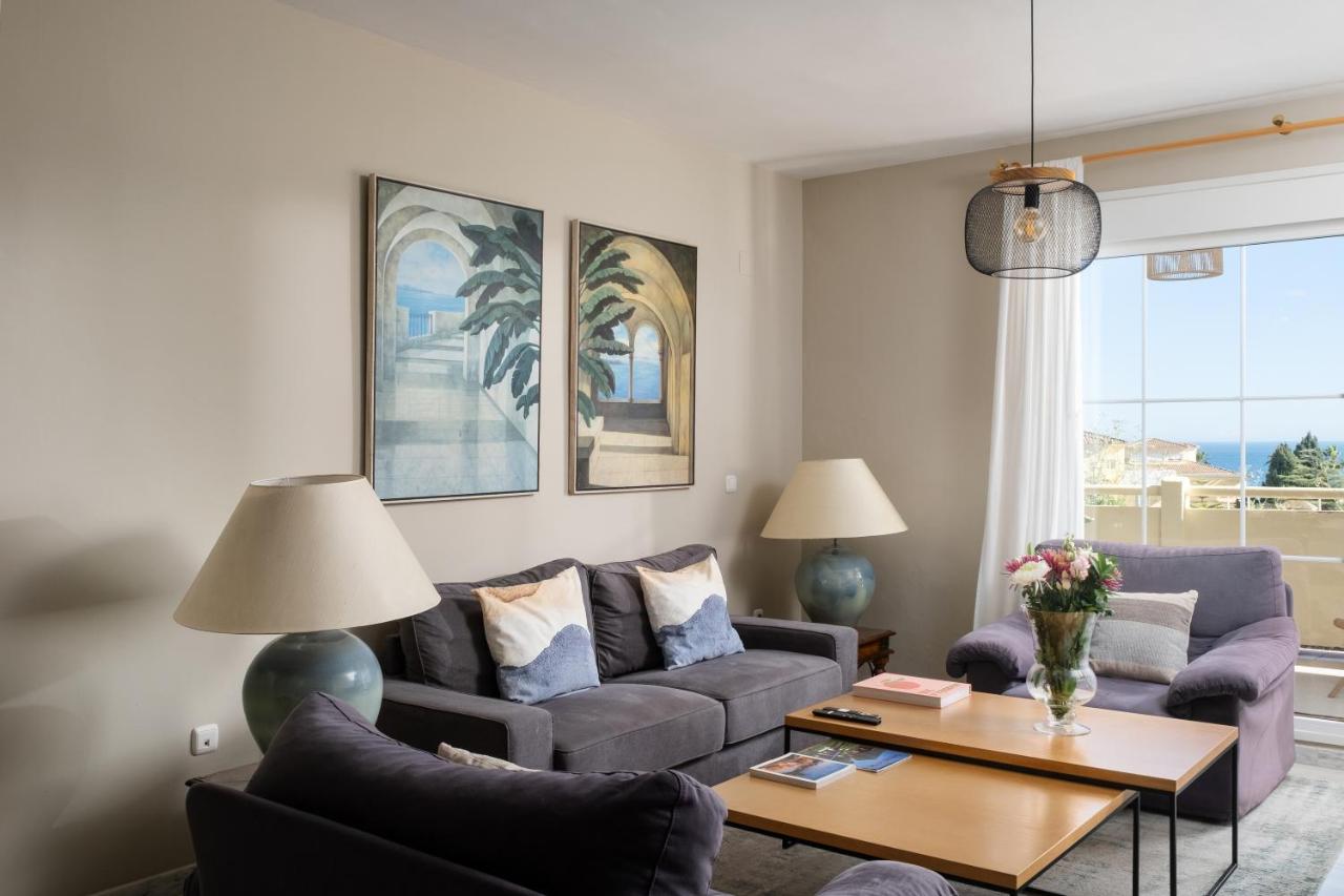 Seaview and big terrace Cabopino - B&B Marbella