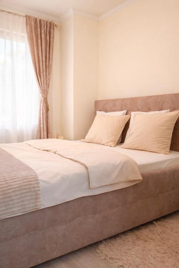 DG - Urban Stay - Ferienwohnung Floreşti