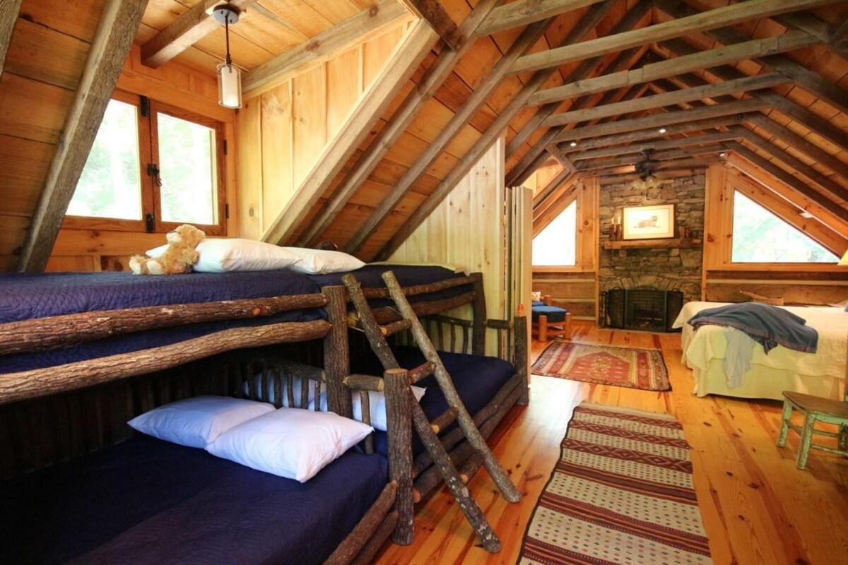 Sarah`s Cabin · Sarah`s Cabin in Pisgah Forest - Chambres d’hôtes Pisgah Forest
