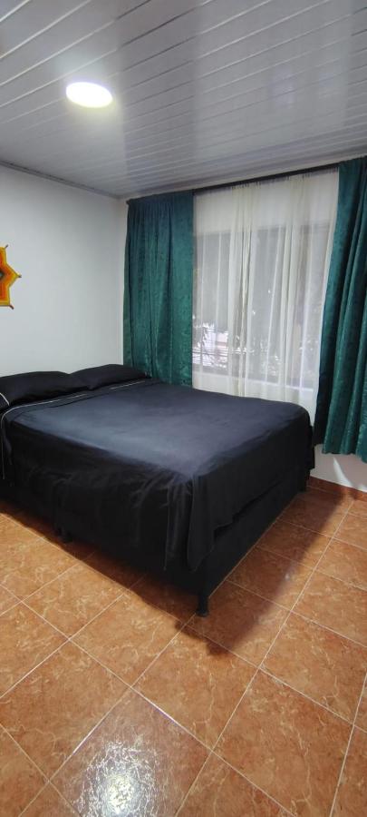 Casa Hostal La Iguana - Bed and Breakfast Pereira