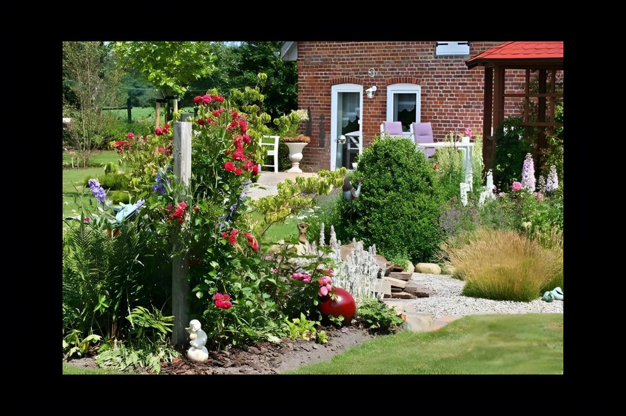 Ferienhaus Nanny Und Helene - B&B Uphusum