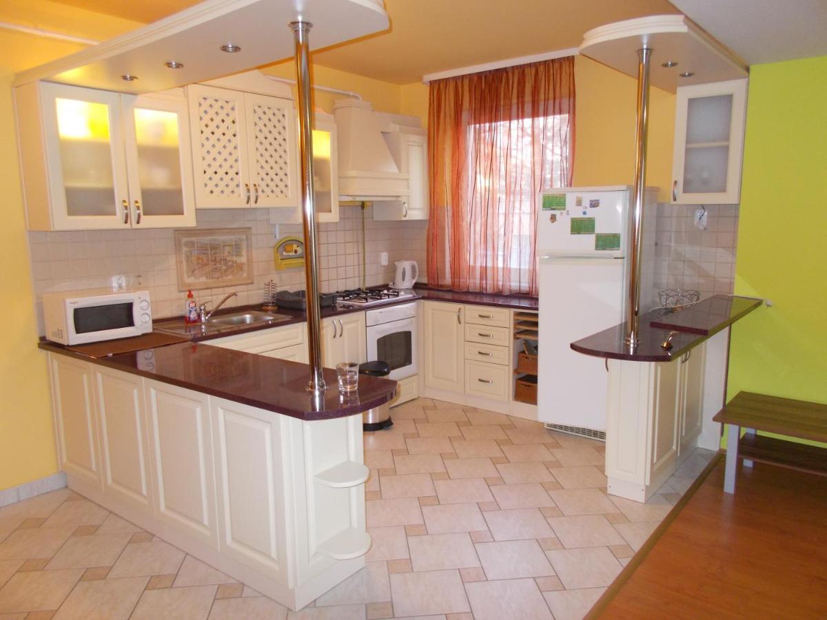 B&B Debrecen - Lara Apartman - Bed and Breakfast Debrecen