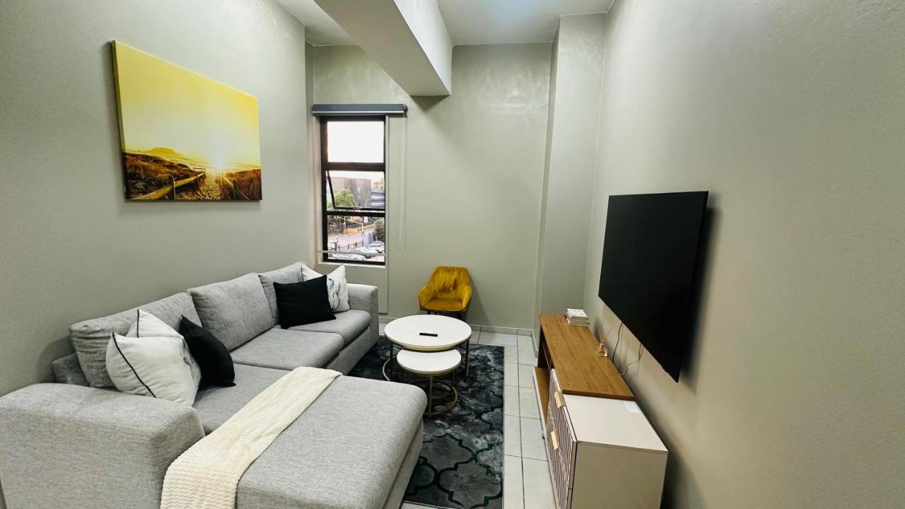 Thee Serenity Apartments at The Bolton, Rosebank - Chambres d'hôtes Johannesbourg