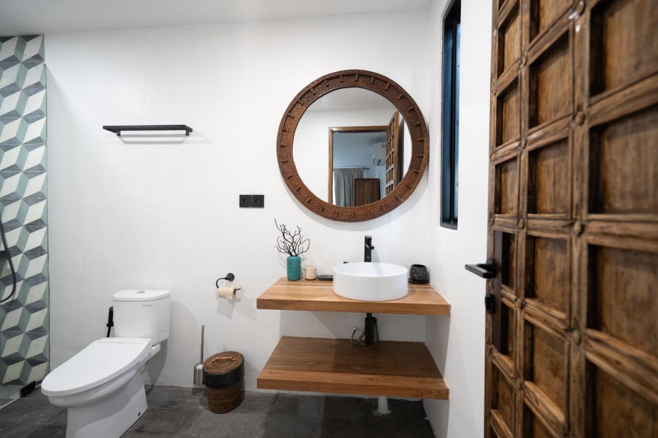 Villa Solu 3BR Med Escape Pool & Sunset Views - Chambres d'hôtes Toyapakeh