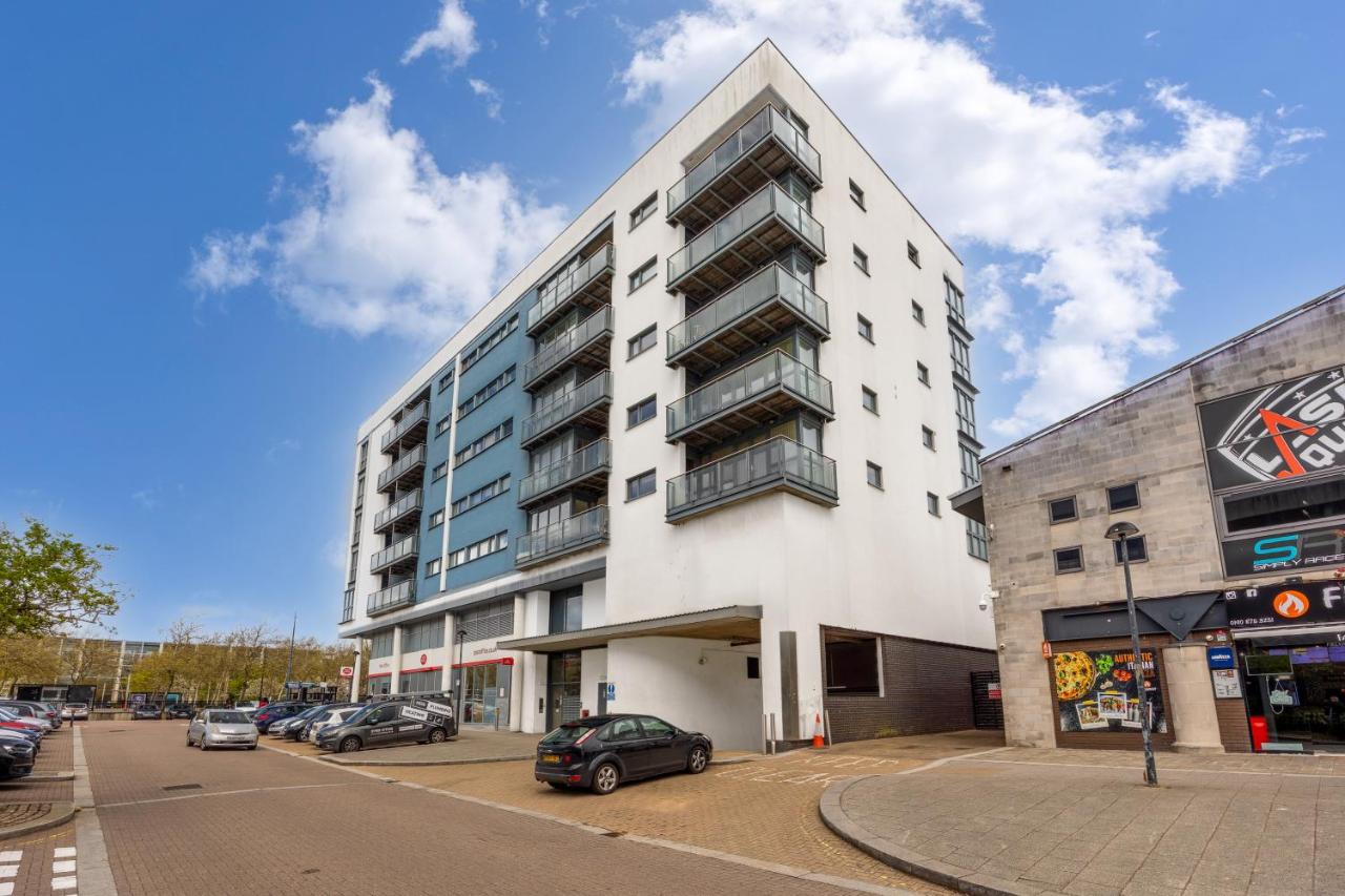 12th Street Apartment • City Centre • Balcony • Free Parking • Fast WiFi • Yoko Property - Chambres d'hôtes Milton Keynes