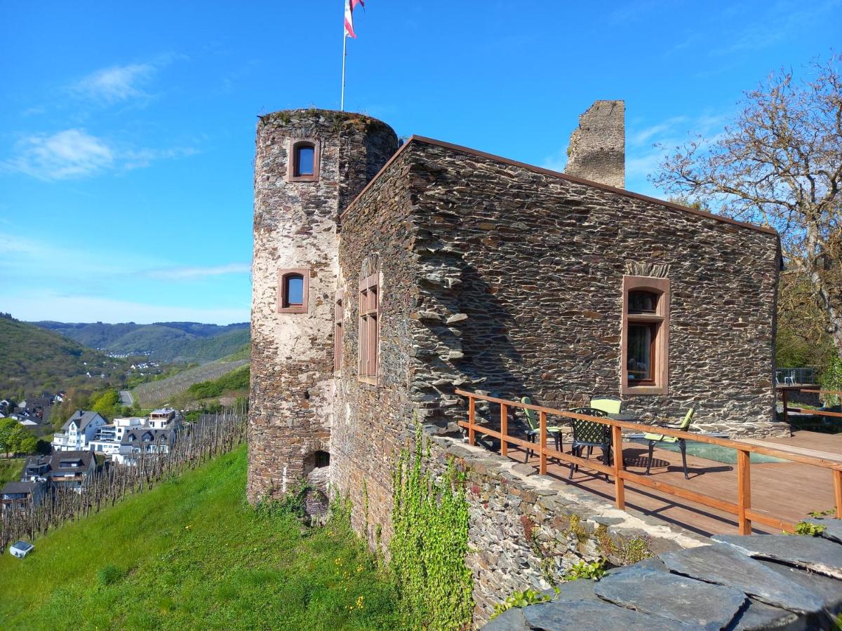Kutscherhaus auf Burg Coraidelstein - Bed and Breakfast Klotten