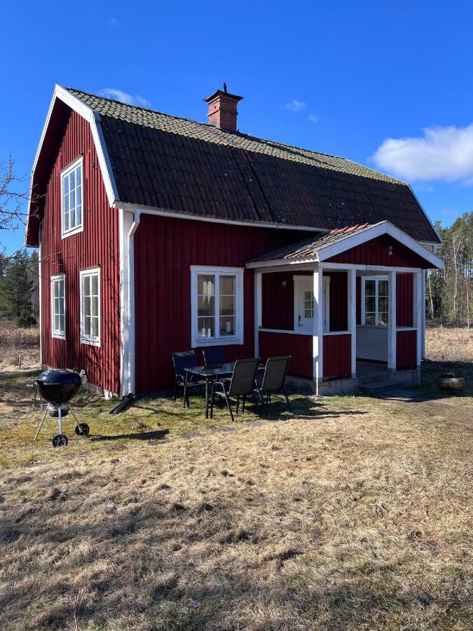 Enskilda stugan - Bed and Breakfast Kärsta