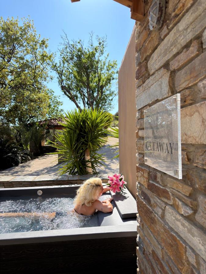 Getaway andros - B&B Kouréli