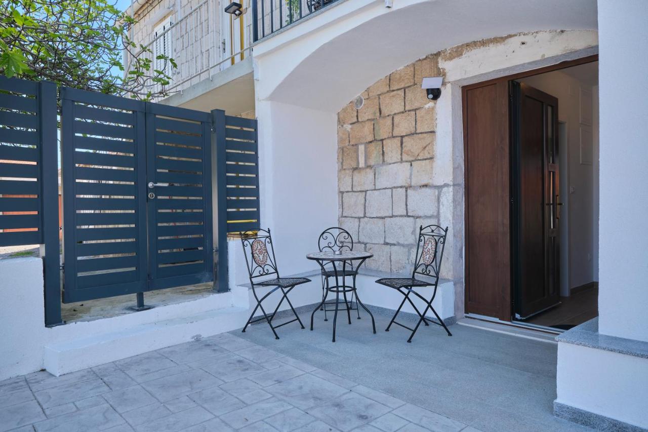 NEW! Adriatic Shell Apartments - 10 min Walk to Beach - Chambres d'hôtes Trogir
