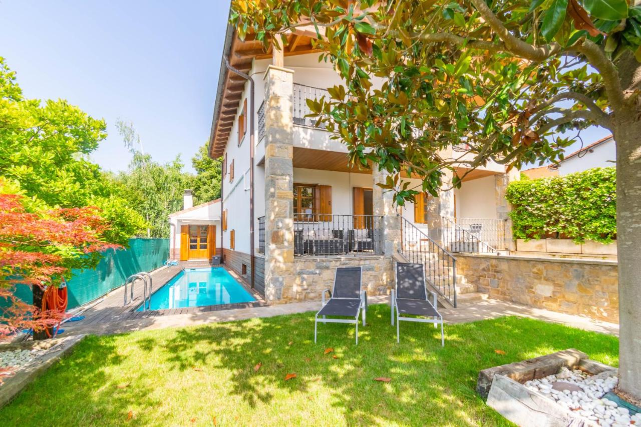Gran casa rural con piscina a 3 mi de Pamplona - Bed and Breakfast Zizur Mayor
