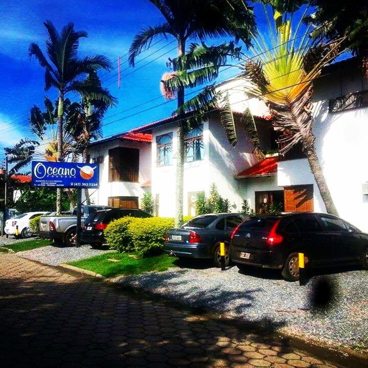 Oceano Pousada - Buffet de café da manhã e serviço de quarto diário - B&B