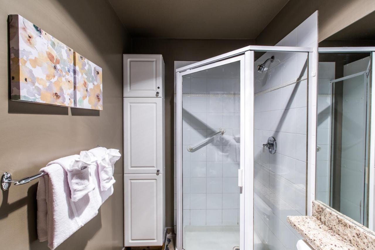Town Plaza - One-Bedroom Apartment - 4314 Main Street - Unit 341
