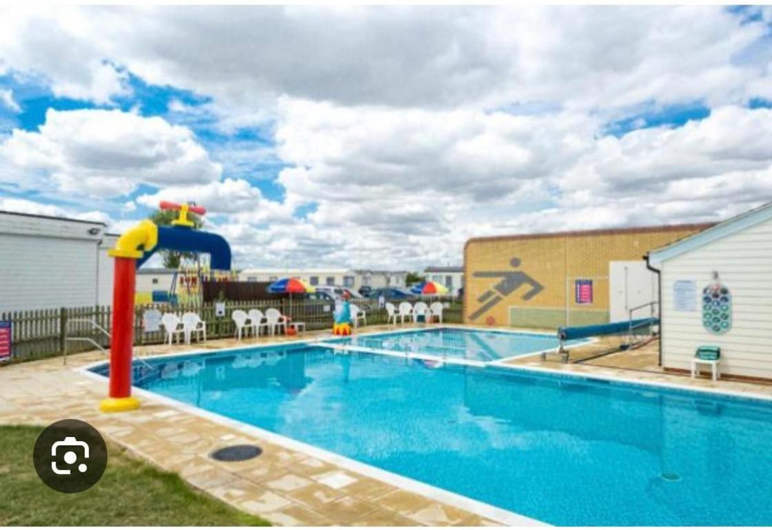 Whitstable Modern Seaside Escape Park Holiday Min 3 Nights for Booking - B&B Seasalter