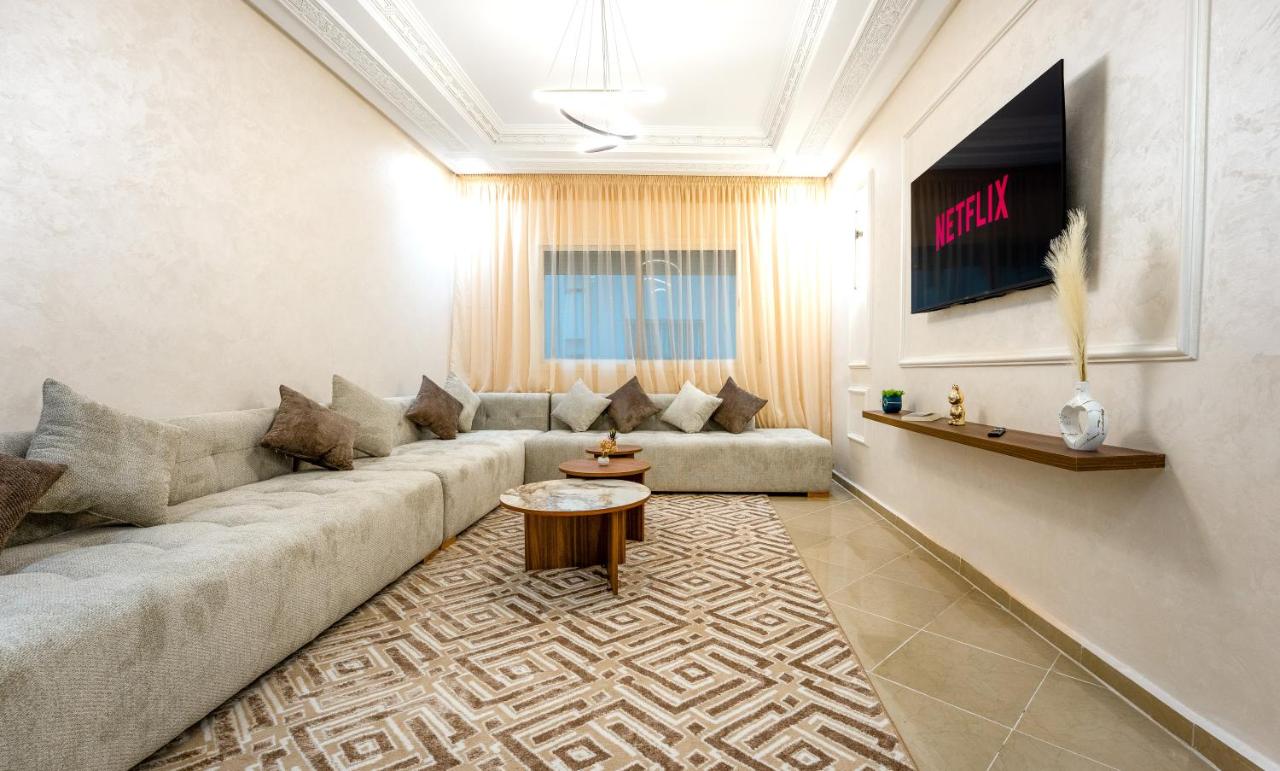 Modern Apartment, Near Train Station, Fiber WiFi, Parking - Chambres d'hôtes Kénitra