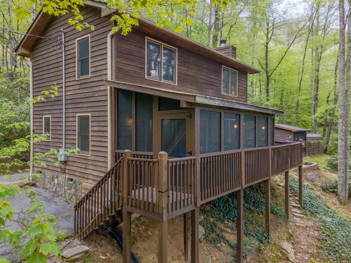 Elk Ridge Retreat -Hot Tub- Firepit-Fireplace - B&B Maggie Valley