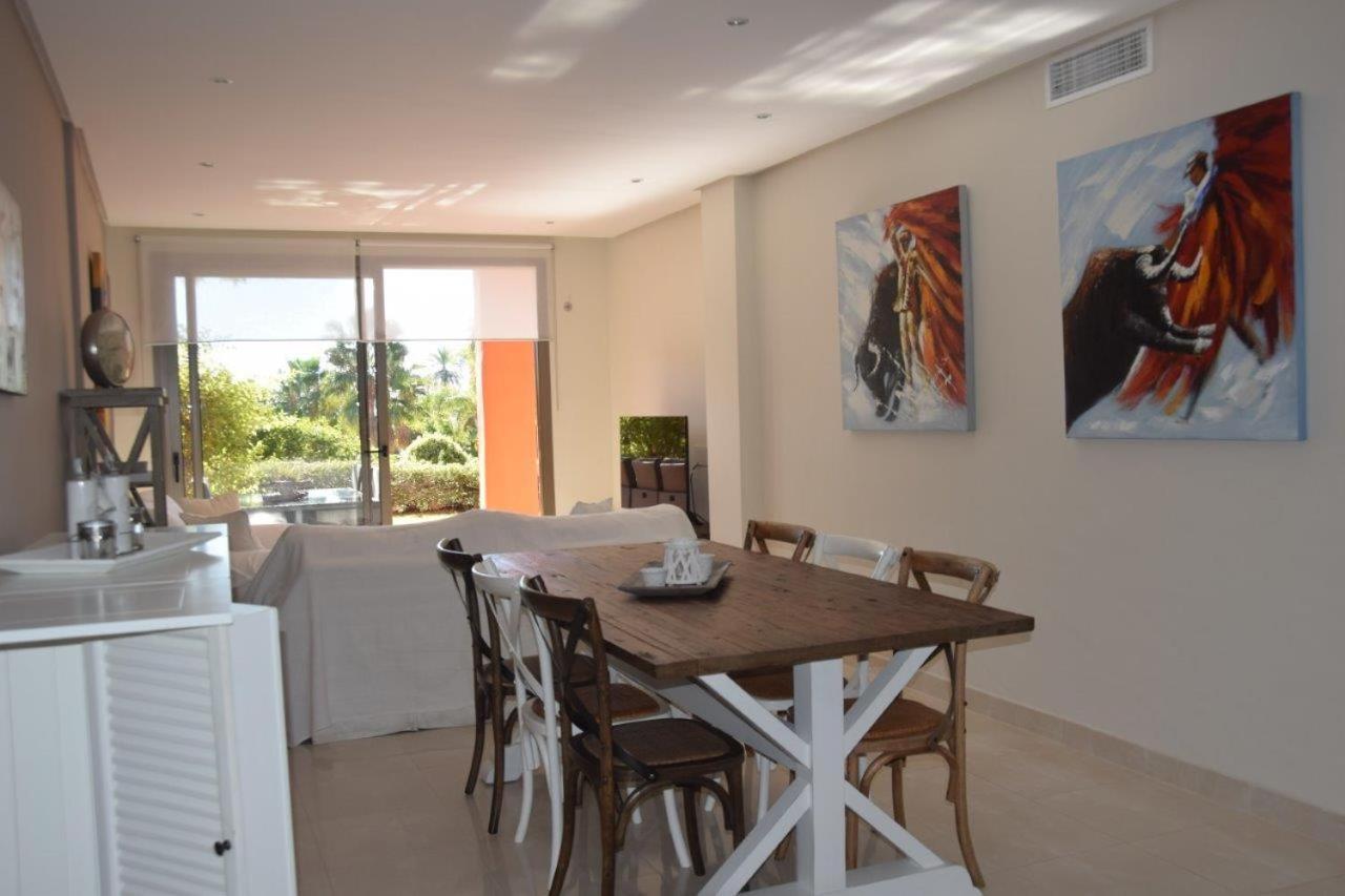 Spacious 3BR Apartment in New Golden Mile, Ideal for Families & Long Stays - B&B Estepona