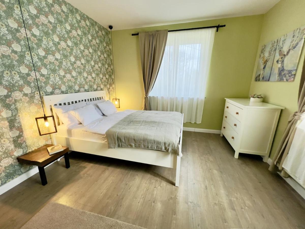 Liliomos Udvarház - B&B Tiszavalk