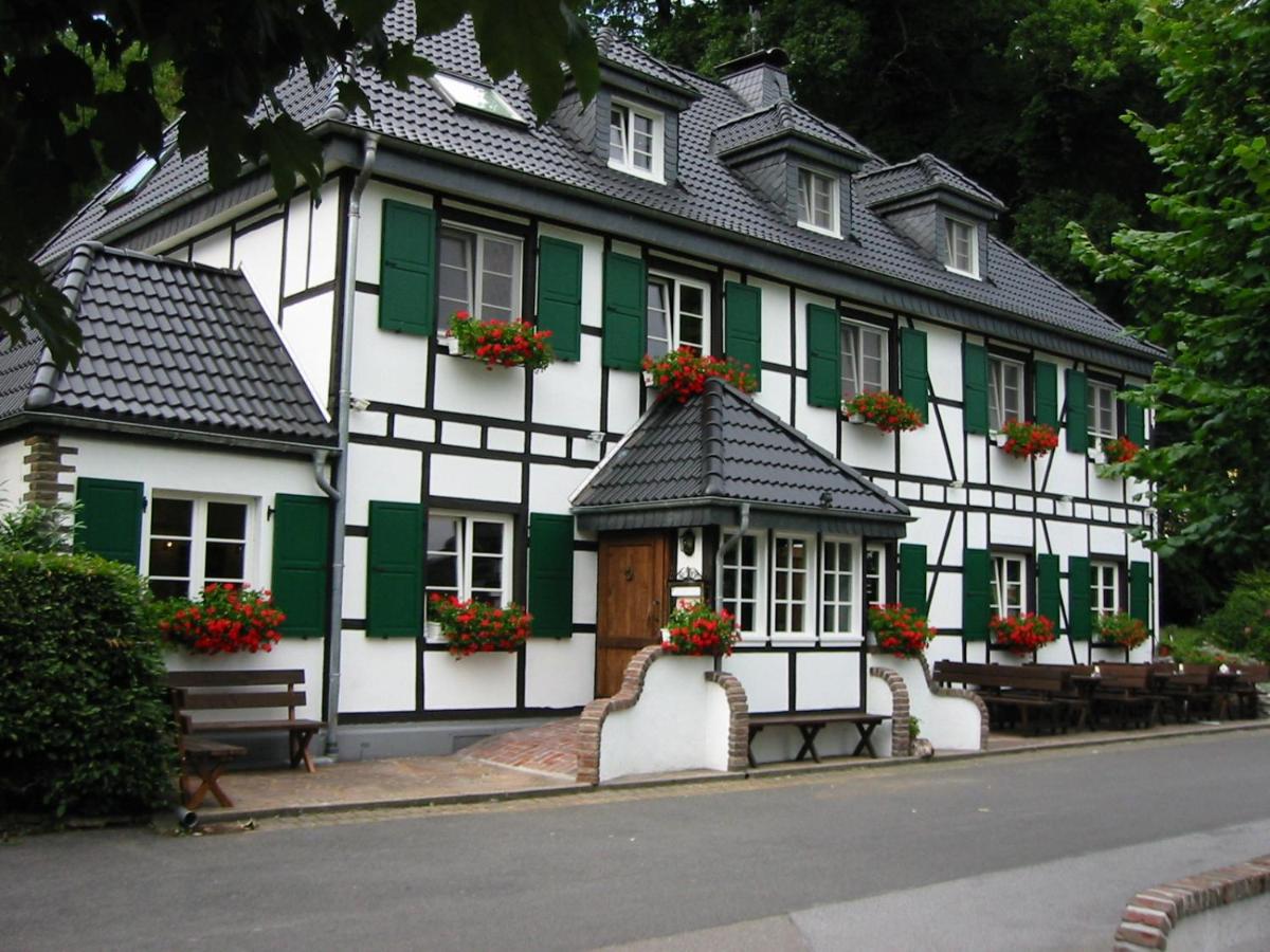 B&B Odenthal - Wißkirchen Hotel & Restaurant - Bed and Breakfast Odenthal