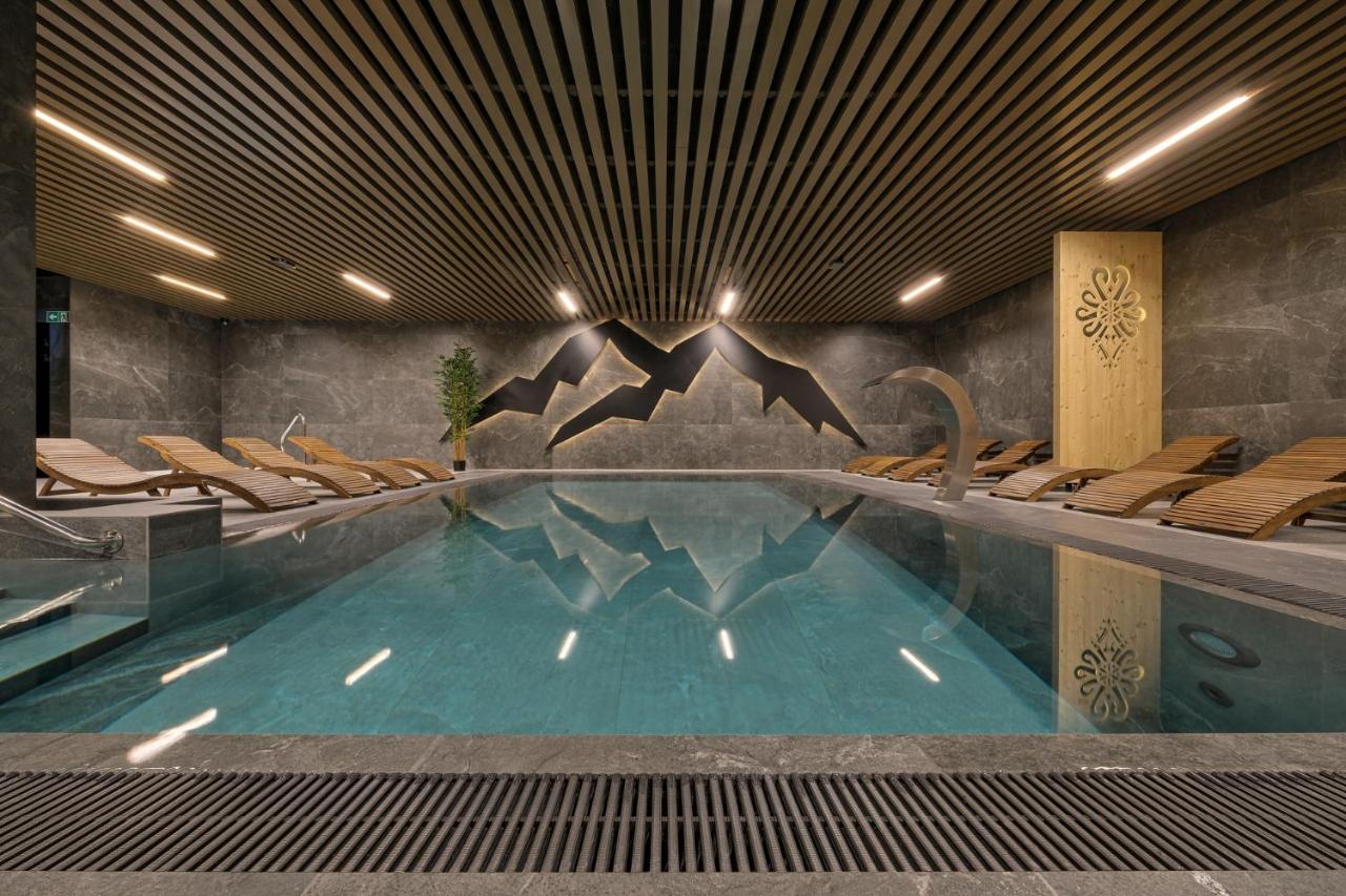 BANIA BLACK MOUNTAIN I basen & spa - Bed and Breakfast Białka Tatrzańska